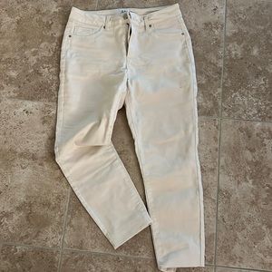 Stretching jeans size8 only worn once